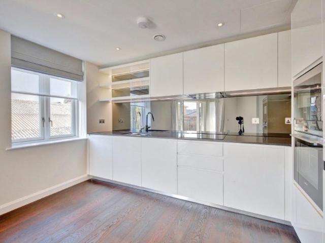 Flat for rent in Fulham, Isle Of Man