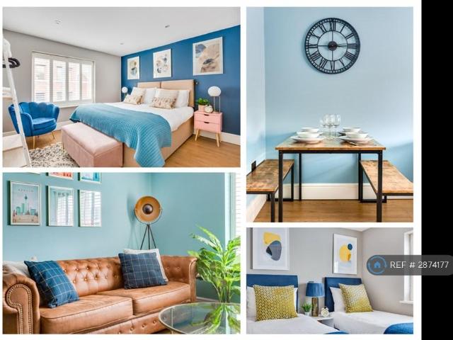 Flat for rent in Row Town, Surrey