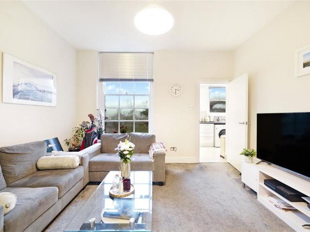 Flat for rent in Brondesbury, Isle Of Man