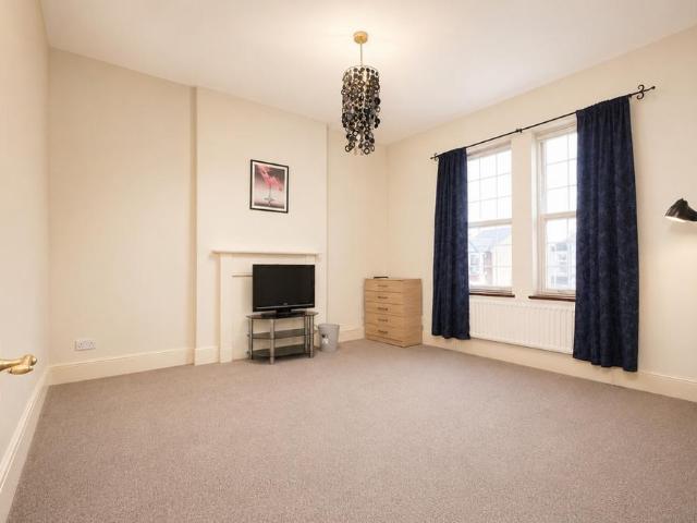 Apartment for rent in Gants Hill, Greater London