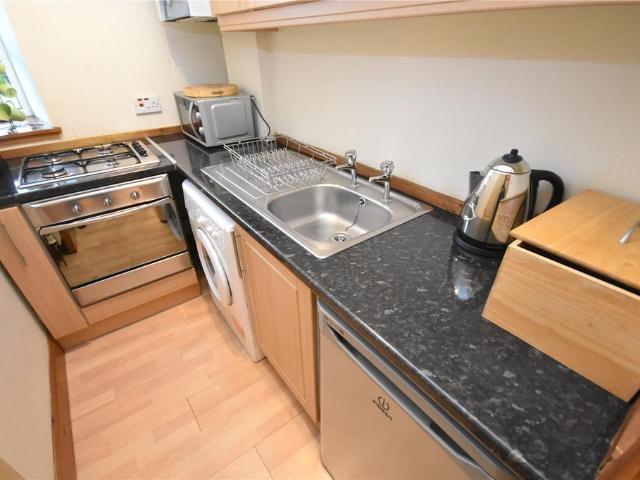 Flat for rent in West End, Ballindoch