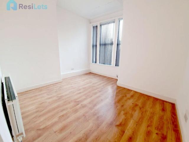 Apartment for rent in Stoneycroft, Calderstones