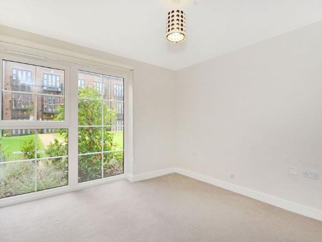 Apartment for rent in Gresham Mill, Woking