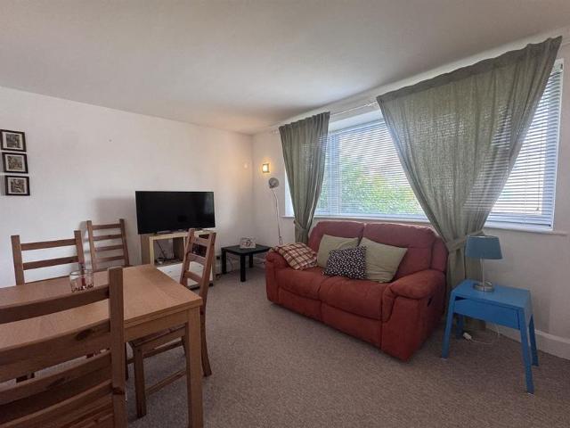 Apartment for rent in Risinghurst and Sandhills, The Slade