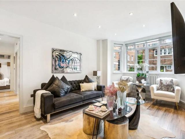 Apartment for rent in Kensington, Greater London