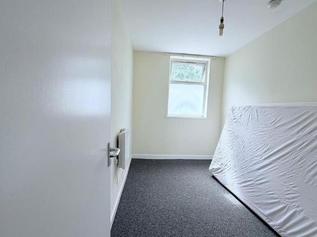 Apartment for rent in Dixons Green, West Midlands