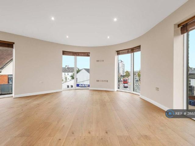 Flat for rent in New Barnet, Isle Of Man