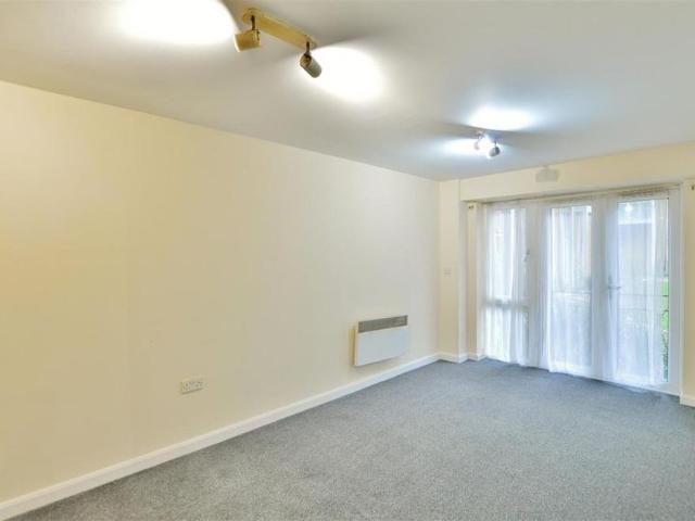 Apartment for rent in Slough