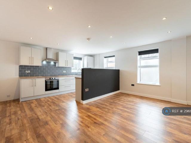 Flat for rent in Bury, Greater Manchester