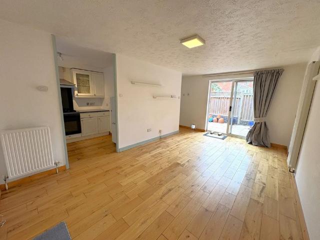 Apartment for rent in Newcourt, Watergate