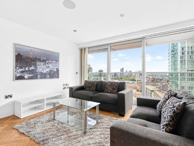 Apartment for rent in St. George in the East, Greater London