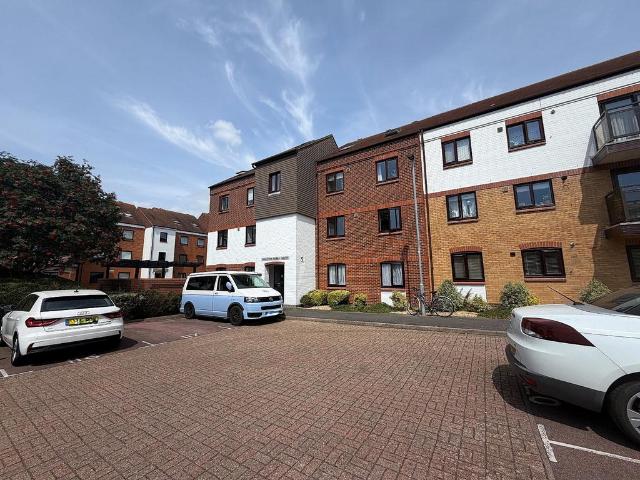 Flat for rent in Eastney, City Of Portsmouth