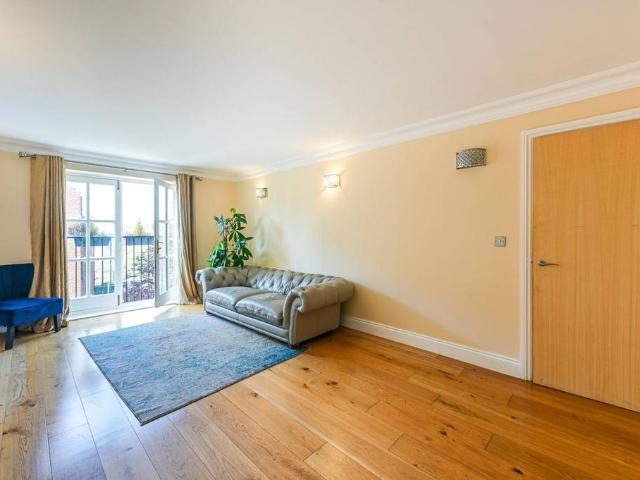 Flat for rent in Dulwich, Isle Of Man