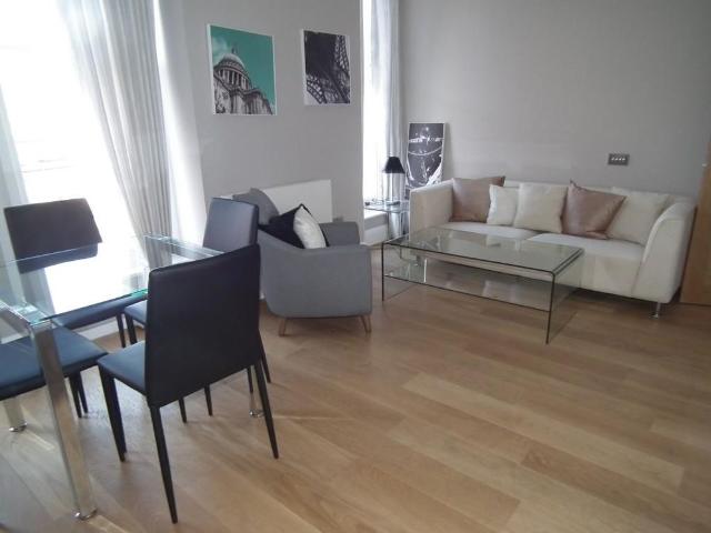 Apartment for rent in Highbury, Greater London