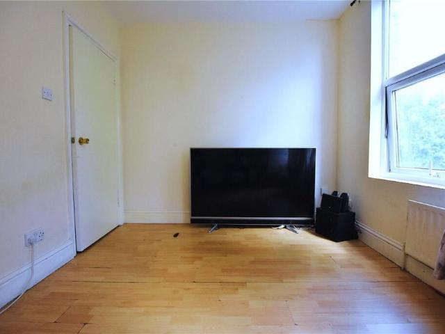 Apartment for rent in London Borough of Croydon, Thornton Heath