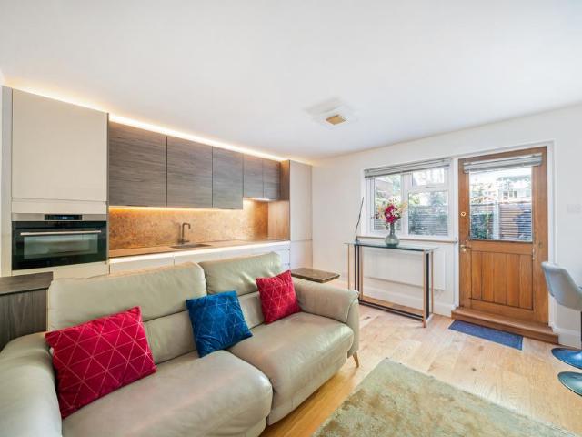 Flat for rent in Putney, Greater London