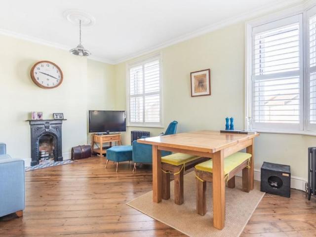 Apartment for rent in London Borough of Ealing, Greater London