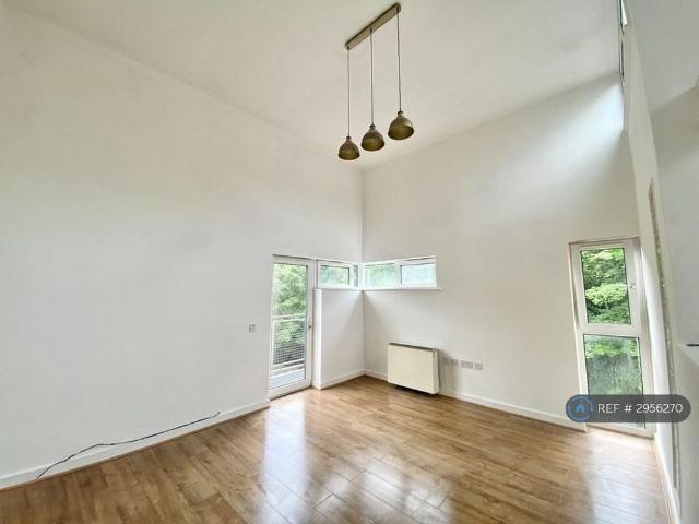 Apartment for rent in The Haulgh, Lee Bank