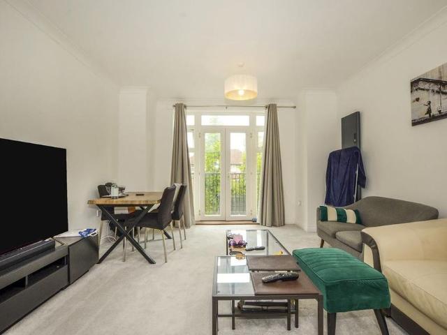 Apartment for rent in London Borough of Barnet, Greater London