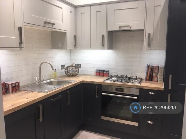 Apartment for rent in Woodcote, Epsom