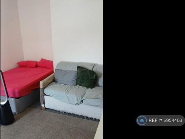 Apartment for rent in New Southgate, Greater London