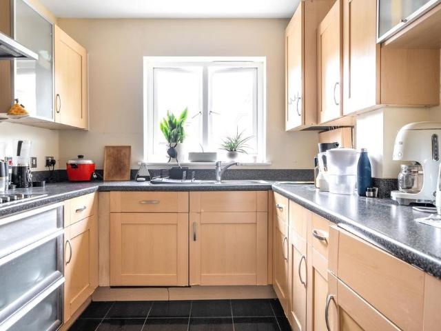 Apartment for rent in Holywell Estate, North Watford