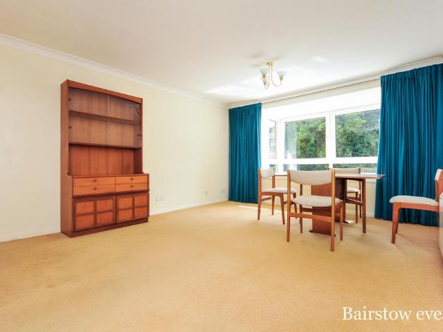 Flat for rent in London Borough of Croydon, Addiscombe
