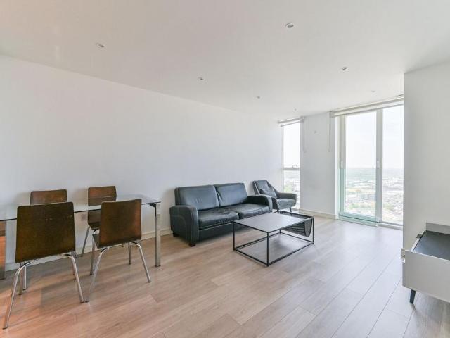 Flat for rent in London Borough of Croydon, Greater London