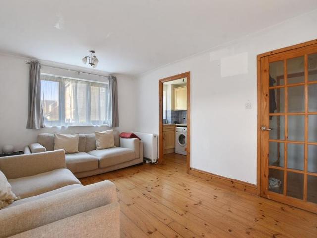 Apartment for rent in Holywell Estate, North Watford