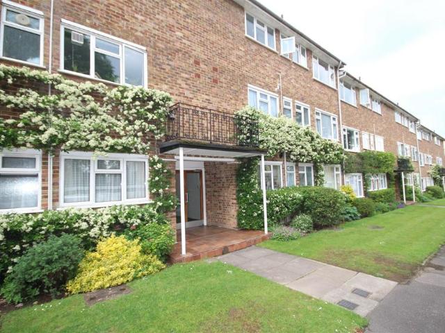 Flat for rent in Abbotswood, Guildford