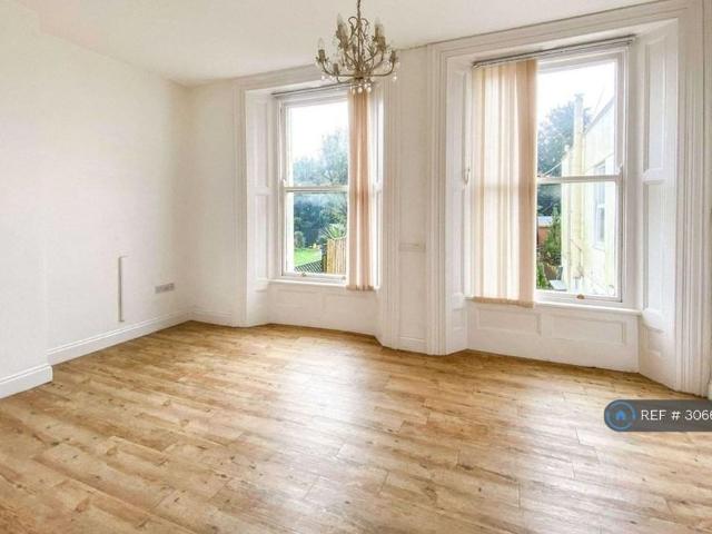 Apartment for rent in Stoke, Plymouth
