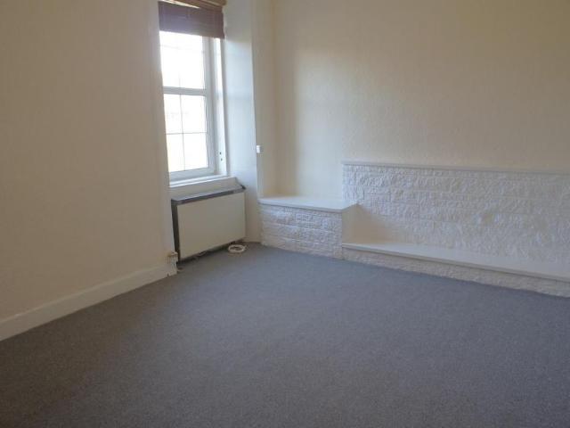 Apartment for rent in Renton, Scotland