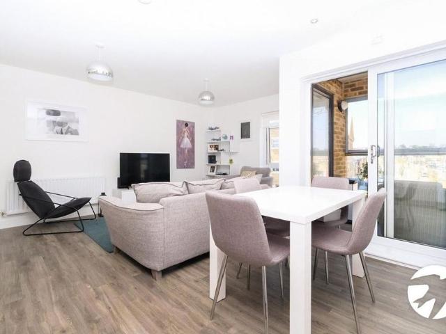 Apartment for rent in Monks Orchard, Kent