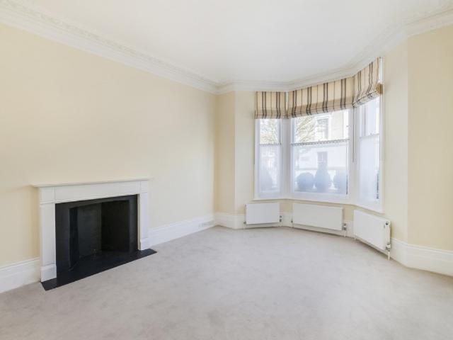 Apartment for rent in Brompton, Greater London