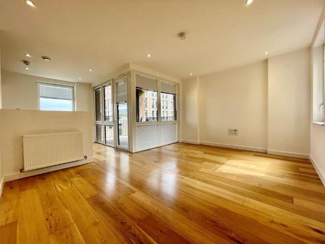 Apartment for rent in London Borough of Ealing, Hanwell