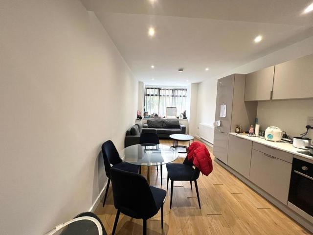 Apartment for rent in London Borough of Ealing, Hanwell