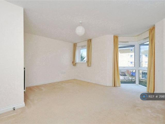 Apartment for rent in Widmore, Greater London