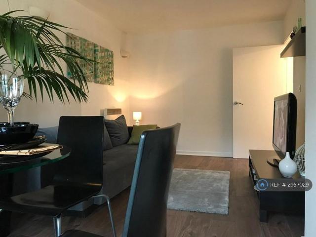 Apartment for rent in Wexham, George Green