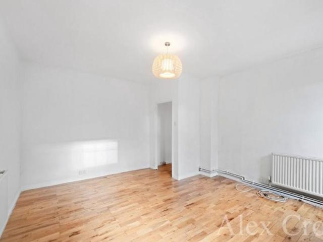 Apartment for rent in Cross In Hand, East Sussex
