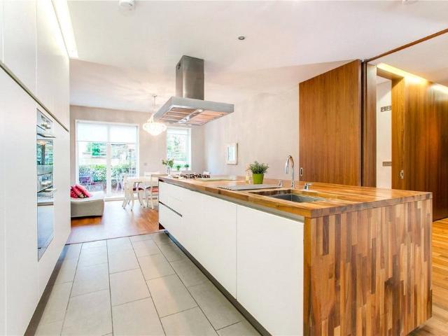 Flat for rent in Putney, Greater London