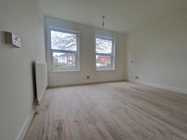 Apartment for rent in Merry Oak, Southampton