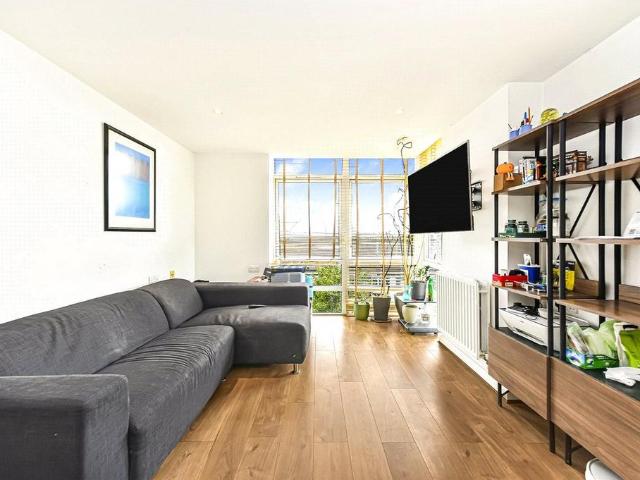 Flat for rent in Isle Of Dogs, Greater London