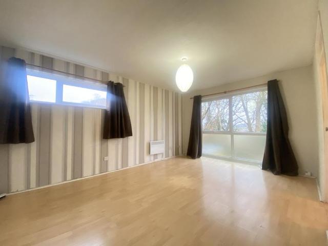 Apartment for rent in Woodhall Farm, Pouchen End