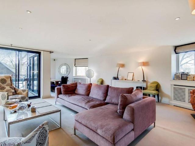 Apartment for rent in Pimlico, Isle Of Man