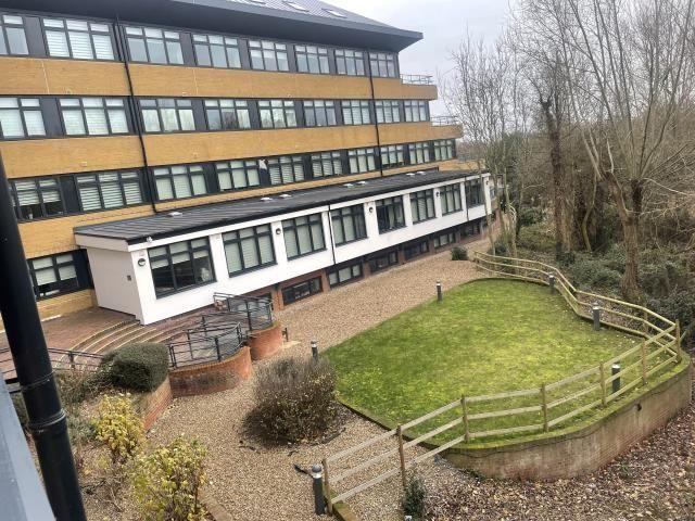 Apartment for rent in Birch Green, Lower Halliford