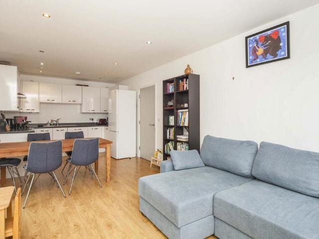 Apartment for rent in Camberwell, Greater London