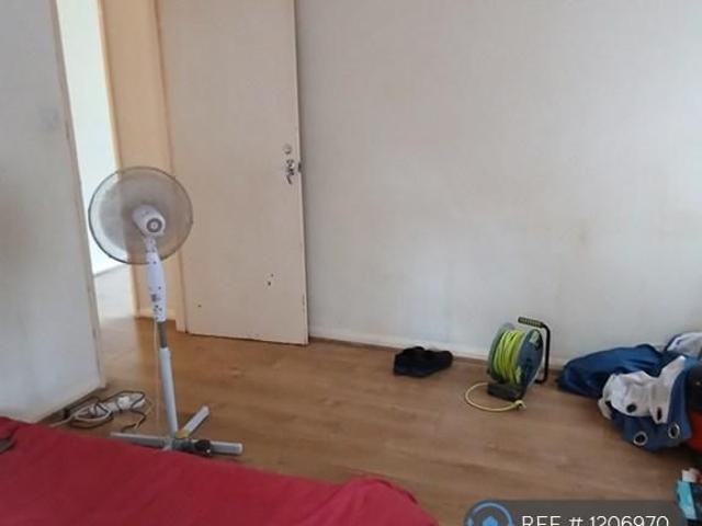 Apartment for rent in Perryfields, West Sussex