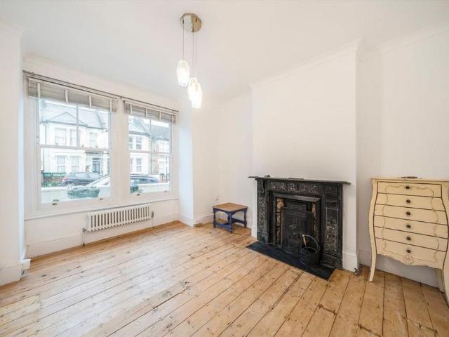 Apartment for rent in Charlton, Greater London