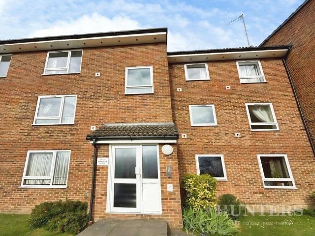 Flat for rent in London Borough of Croydon, Sanderstead