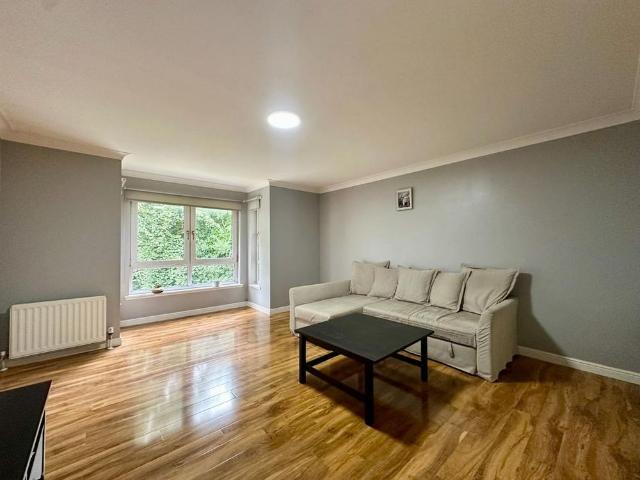 Apartment for rent in Wellmeadow, Scotland